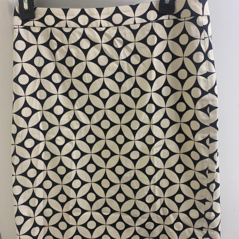 J crew Black and White Graphic Pencil Skirt , Size 4